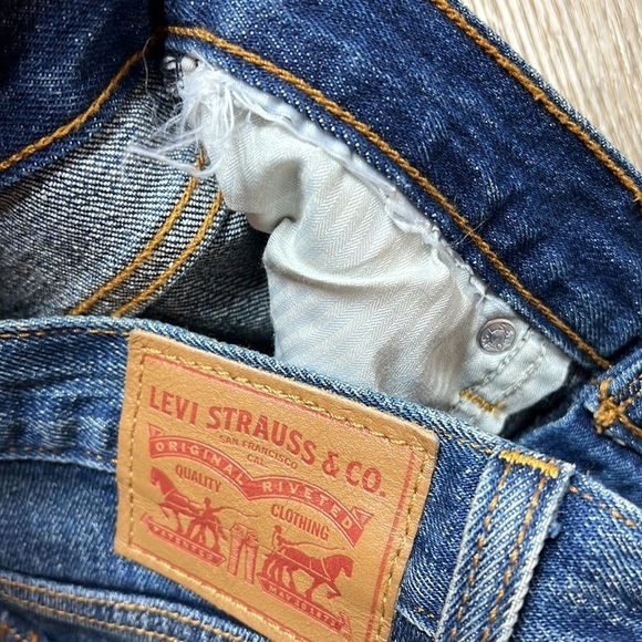 Levi’s Cuffed White Cone Denim Shorts Size 26 - Picture 8 of 8